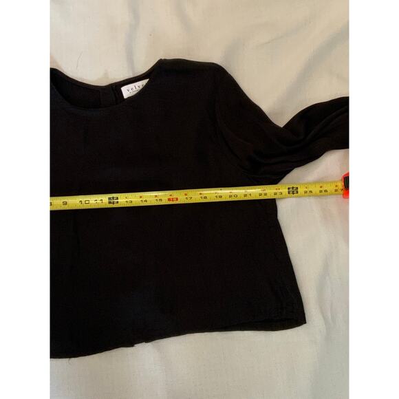 Velvet Black bell sleeve button back shirt size large - Picture 5 of 6